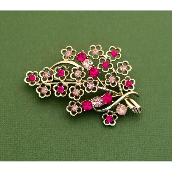 Vintage Victorian Gold Tone Floral Rhinestone Brooch K1 - Picture 1 of 2